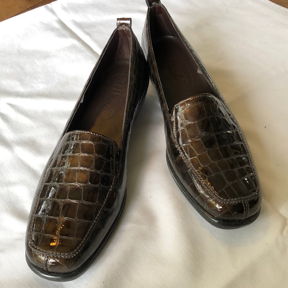 Nordstrom Flexx brown crocodile leather loafers, never worn
